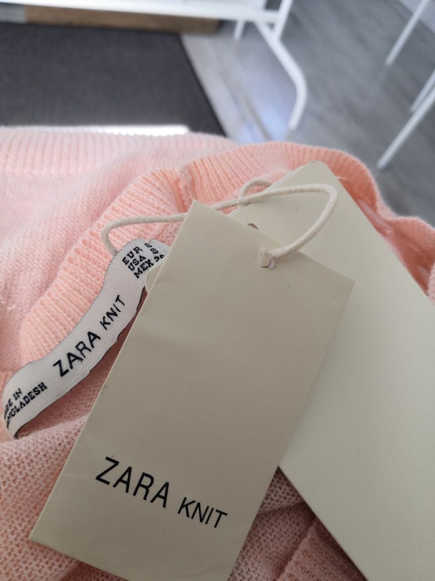 Zara nowy morelowy sweter zapinany na guziki z kieszeniami.
