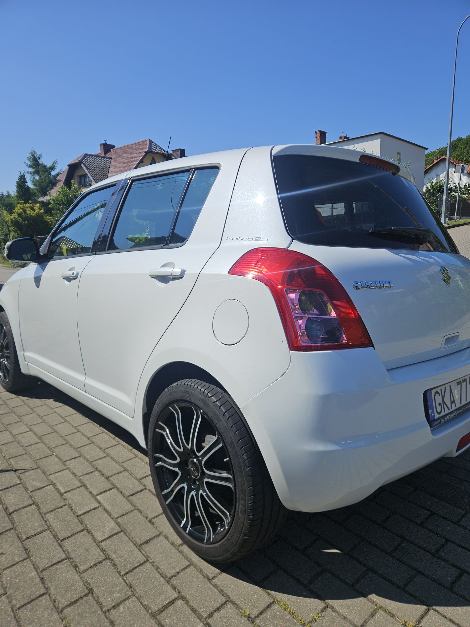 Suzuki swift 1.3 benzyna