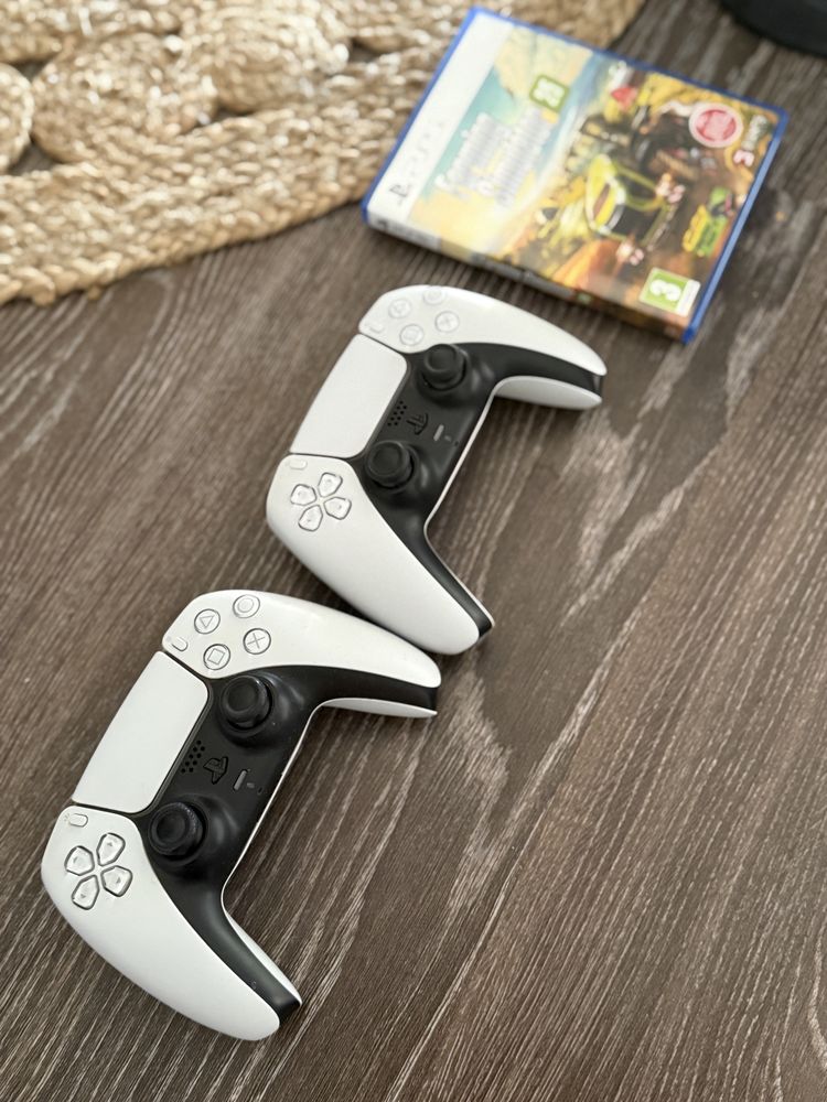PS5 Konsola PlayStation 5 z napędem + gra Farming Simulator 2025