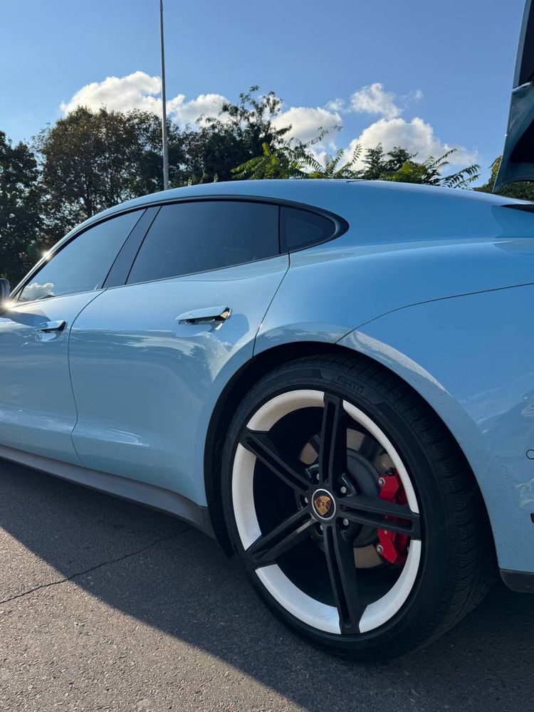 Porsche taycan 4s 2022 Перый хозяин.