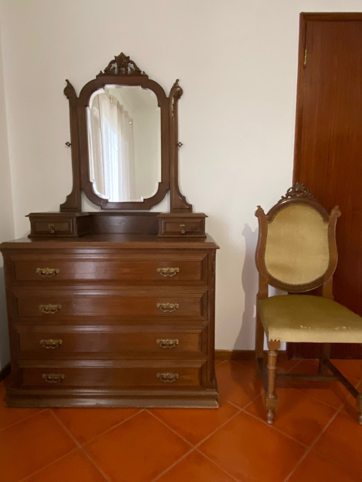 Conjunto de mobília de quarto de casal