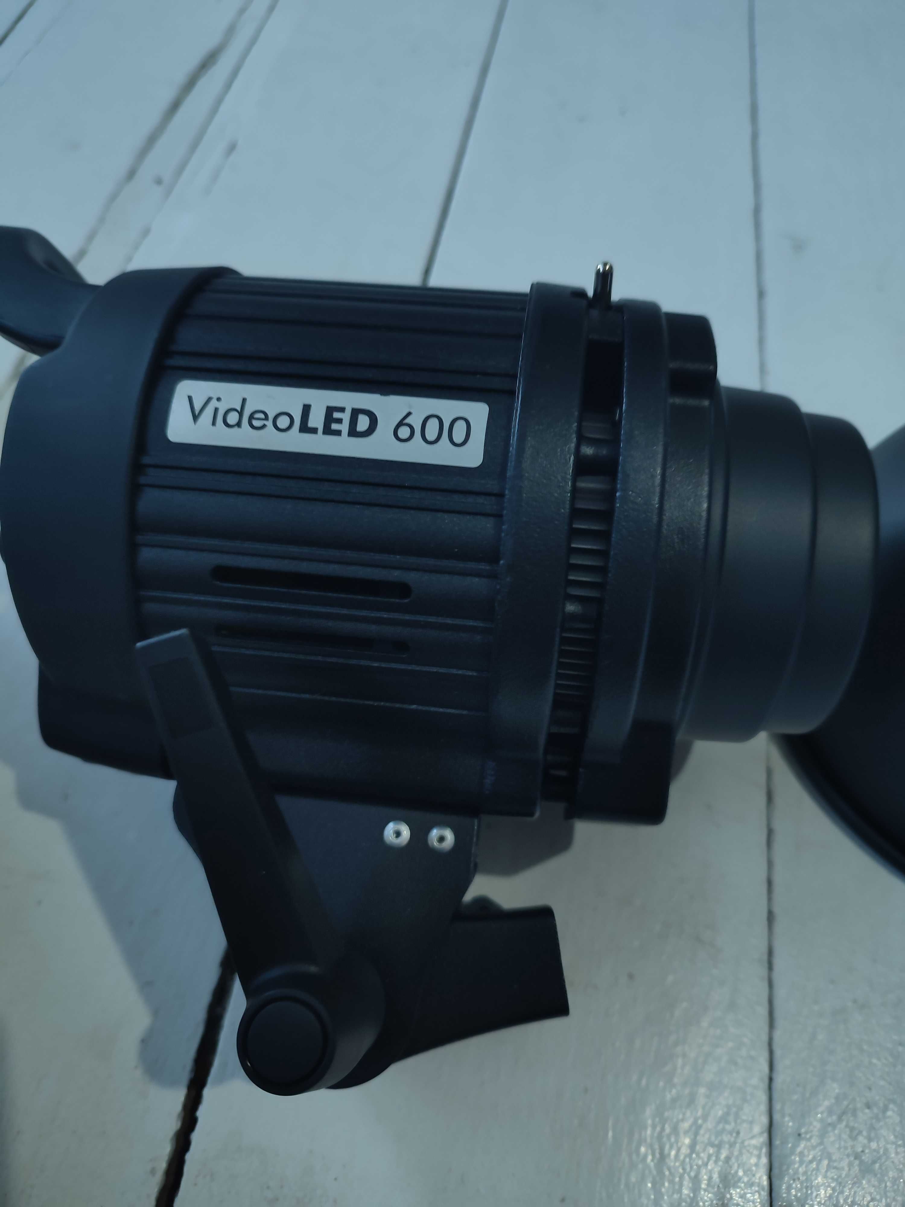 Quadralite VideoLed 600 lampa światła ciągłego