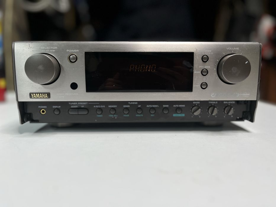 AV-odbiornik Yamaha RX-S75.