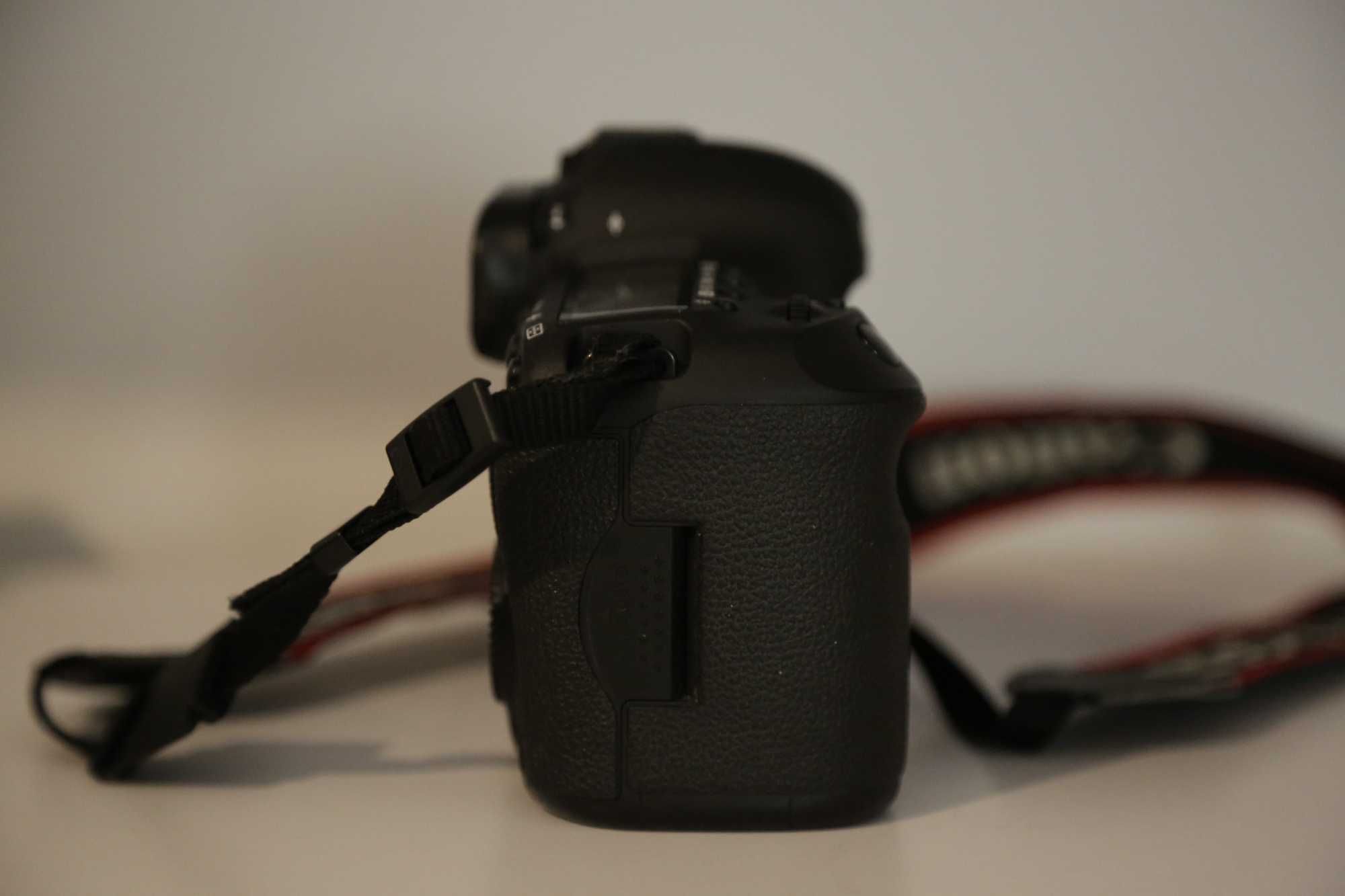 Canon 5D Mark III body