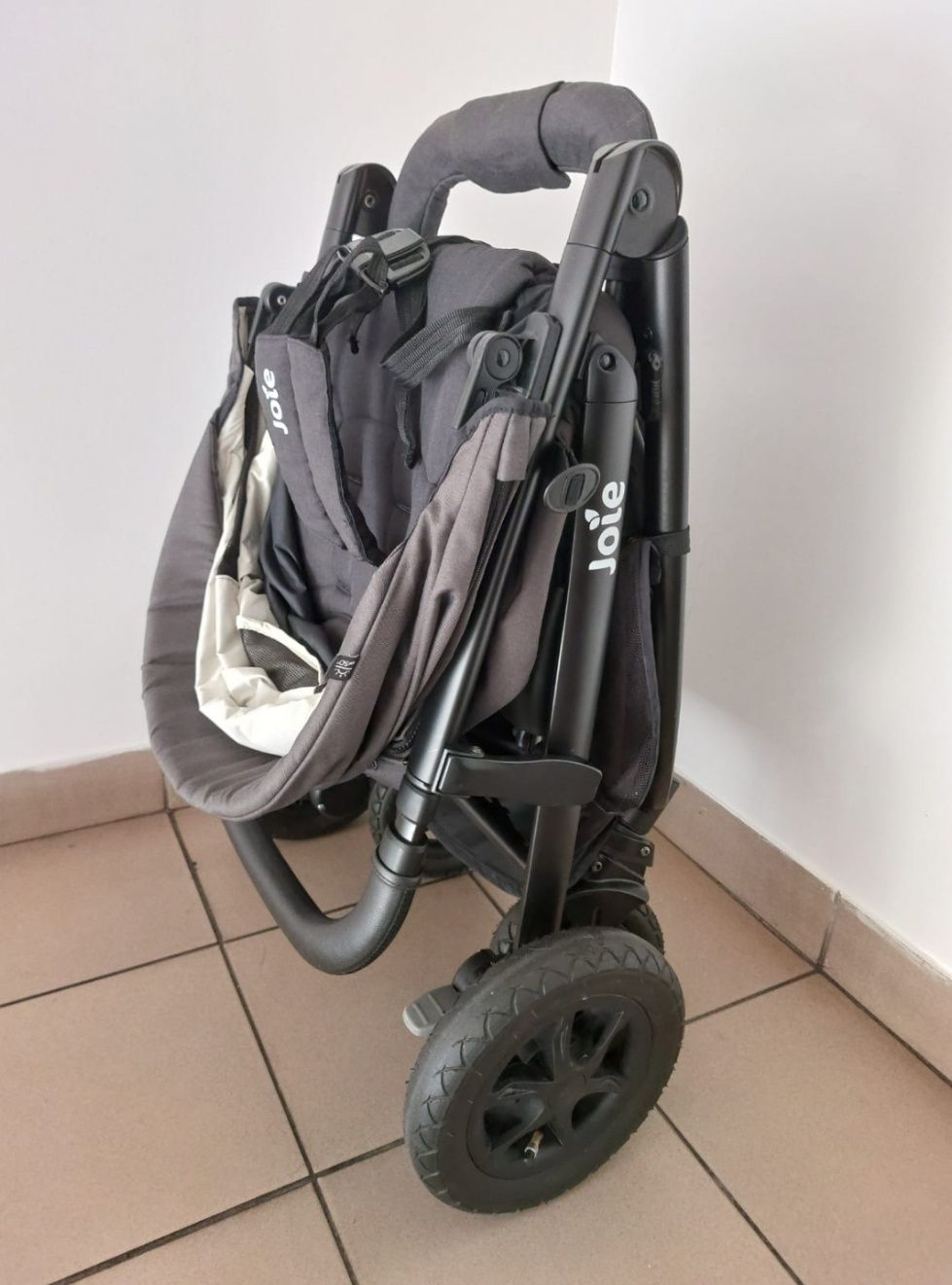 Wózek spacerowy Joie Litetrax 4 dlx air