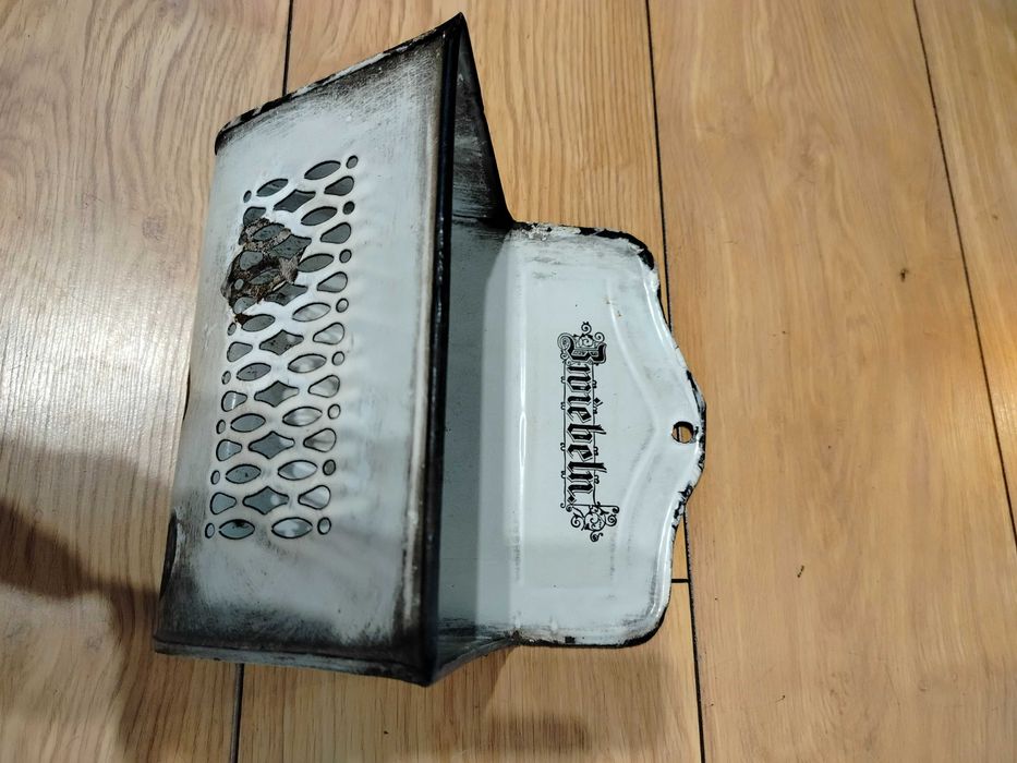 Przedwojenny emaliowany pojemnik na cebulę