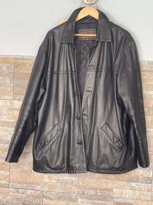 Casaco de homem em pele