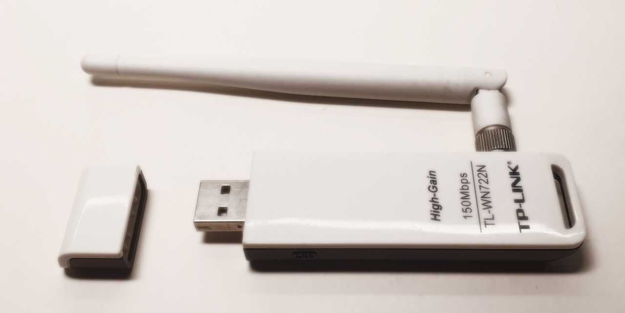 Zestaw Sieciowy : Router / Karta sieciowa / Antena wewnętrzna dookólna