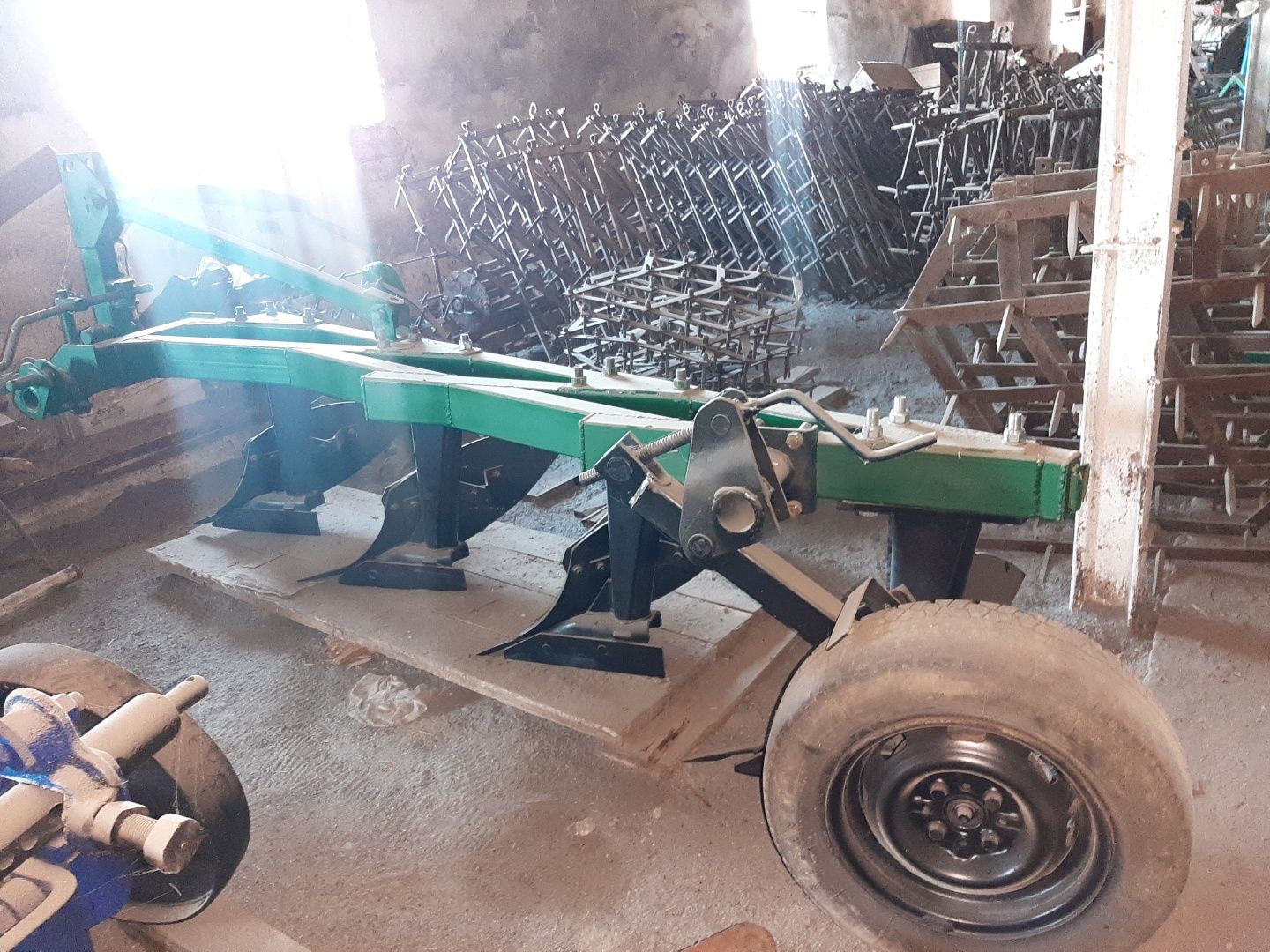 Продам плуг Bomet 4×25