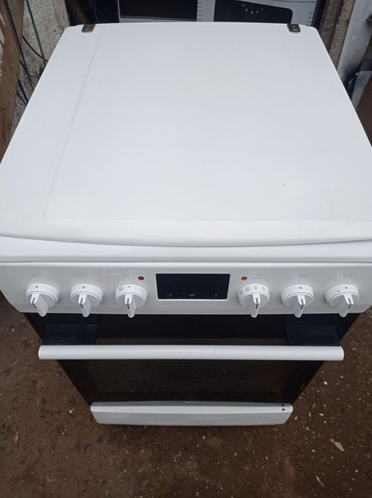 Продам 4х конфорну газову плиту Аміка