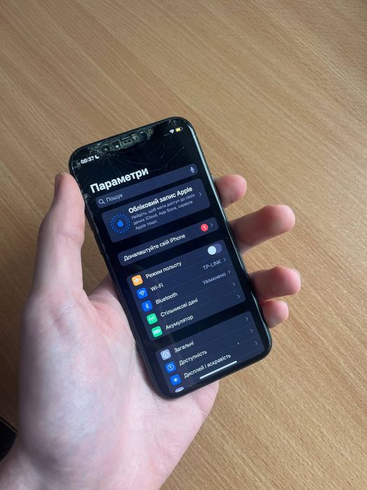 Apple iphone 11 pro 64GB Midnight Green.