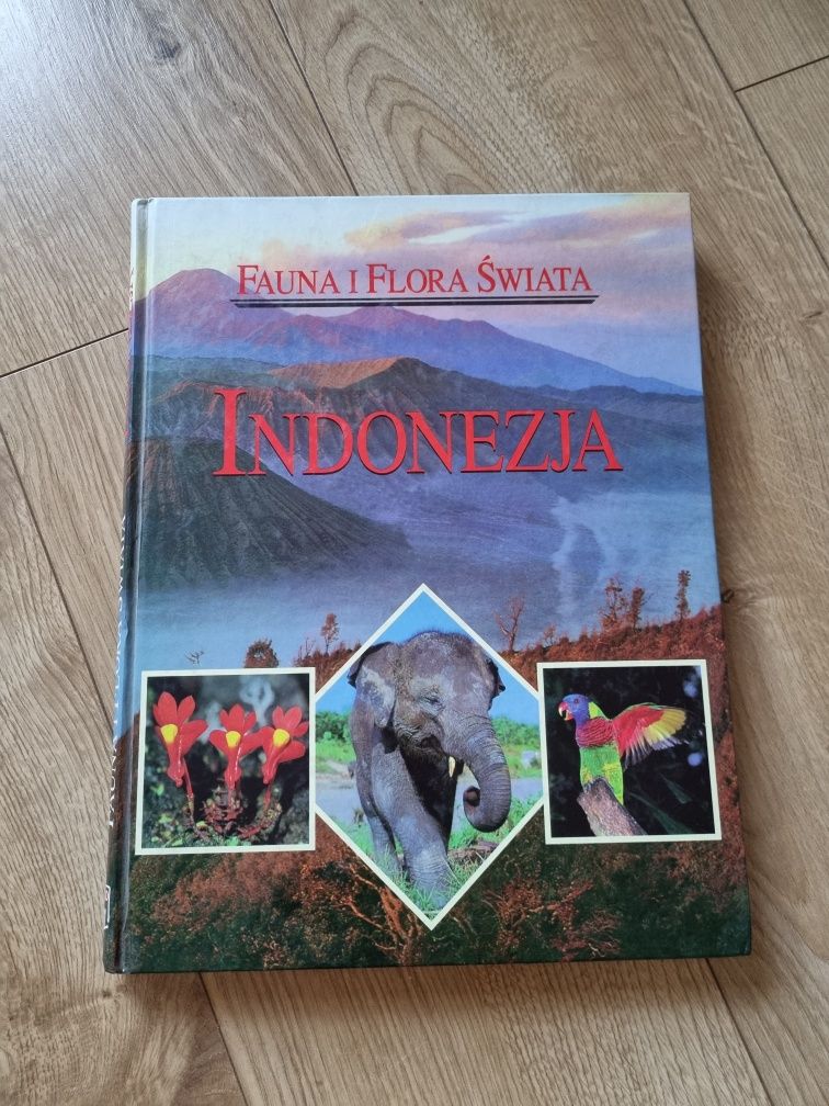 4. Duży album pt. Indonezja. Fauna i flora świata!