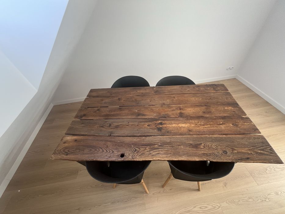 Stół loftowy z litego starego drewna + 4 krzesła – komplet jadalniany