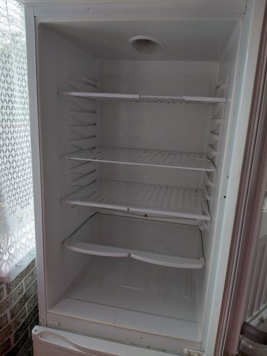 Продам холодильник Кристал