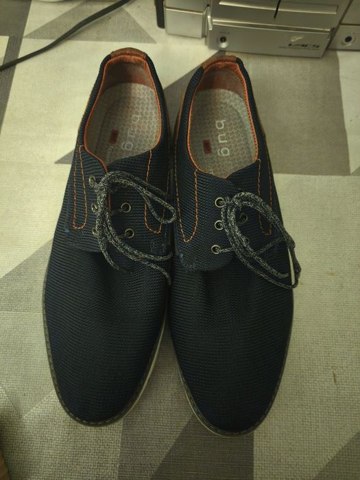 Шикарні  темно-сині туфлі дербі Bugatti