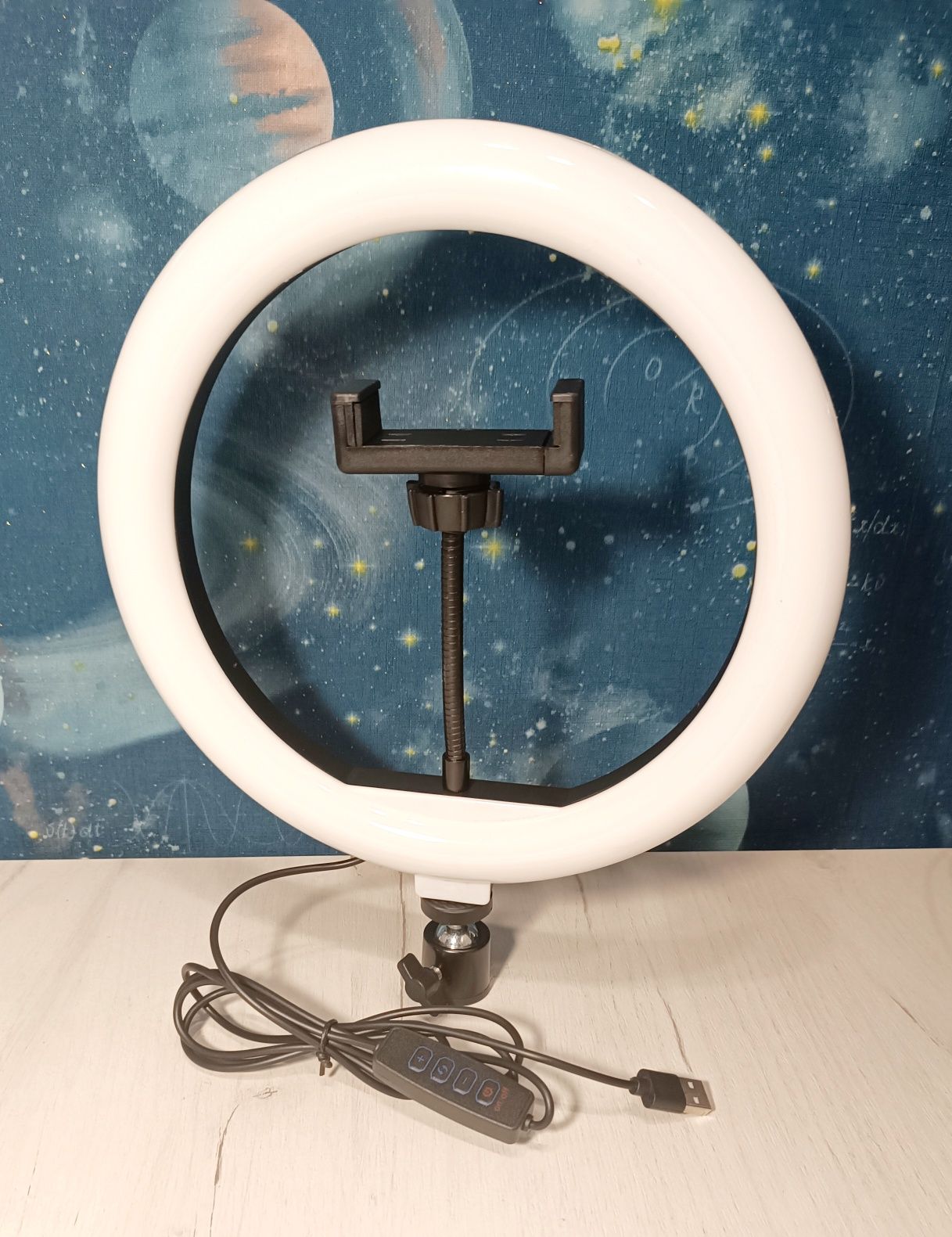 Кольцевая лампа Led с держателем для телефона 26 см