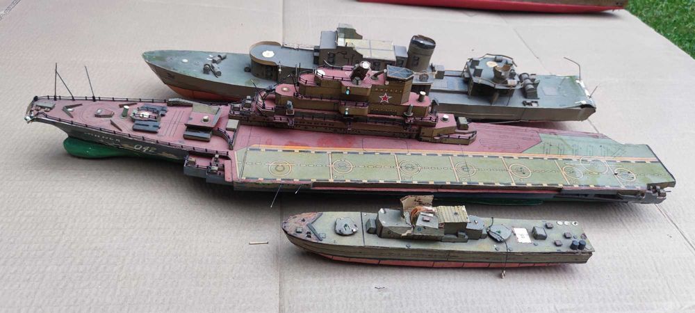 Zestaw modeli okrętów kartonowych - 3 sztuki
