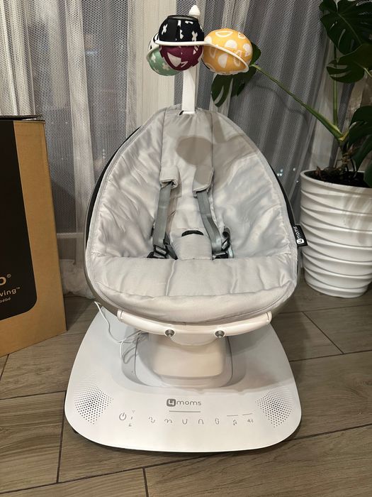Крісло-гойдалка 4moms MamaRoo 5.0 Grey classic, модель 2024 року