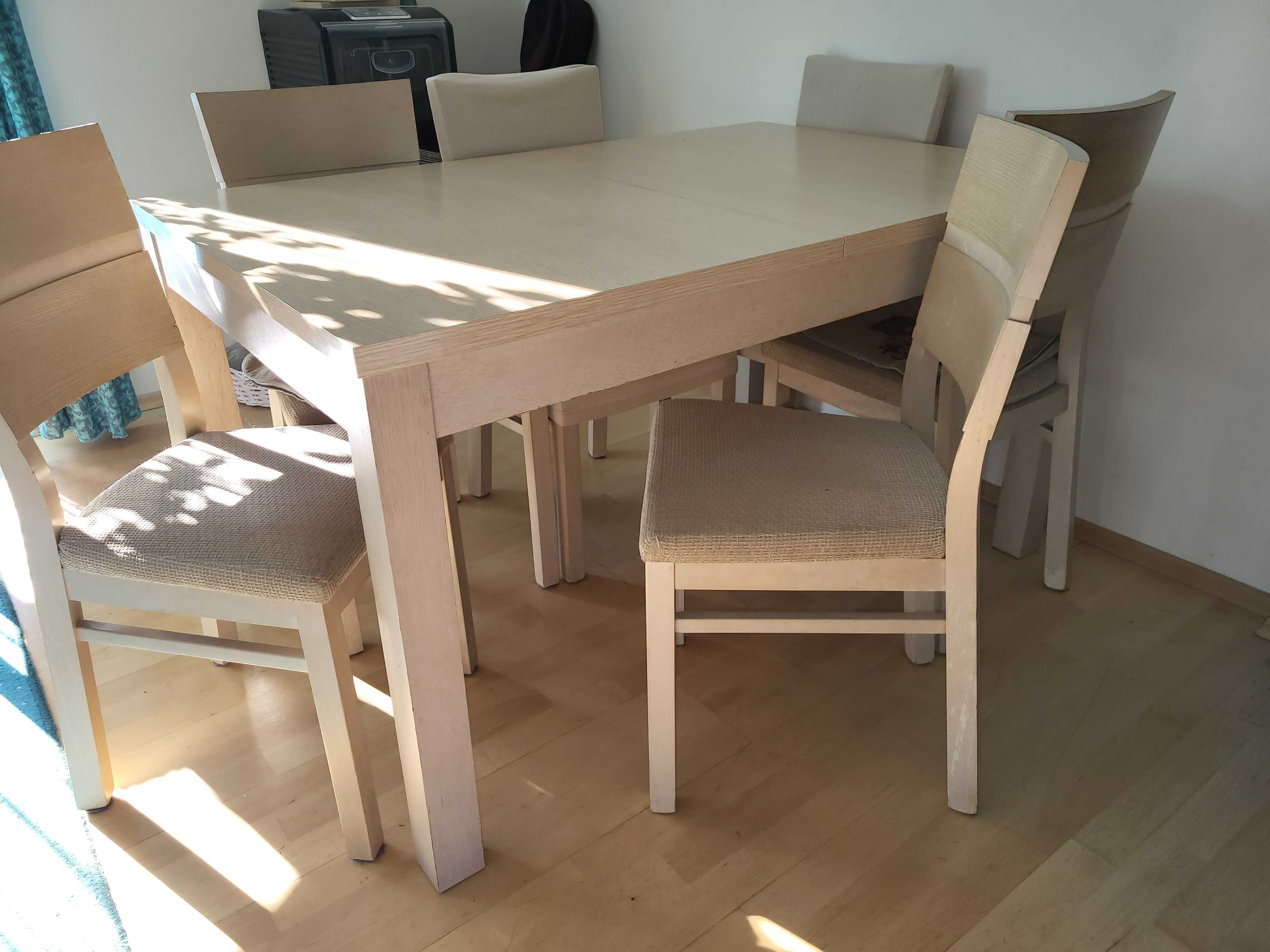 Solidny stół z krzesłami do salonu jasny rozkładany 90x140-180