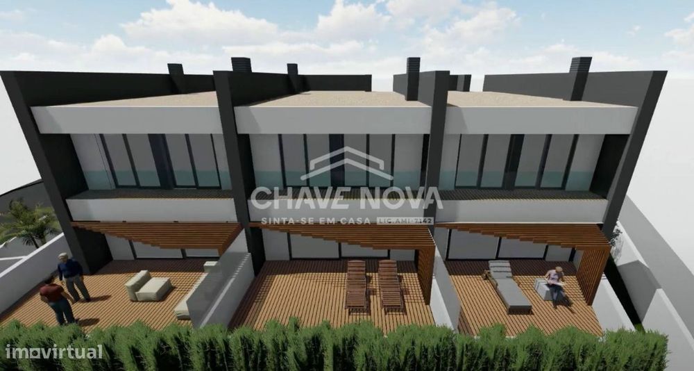 Moradia em Banda V3+1 Nova na Madalena