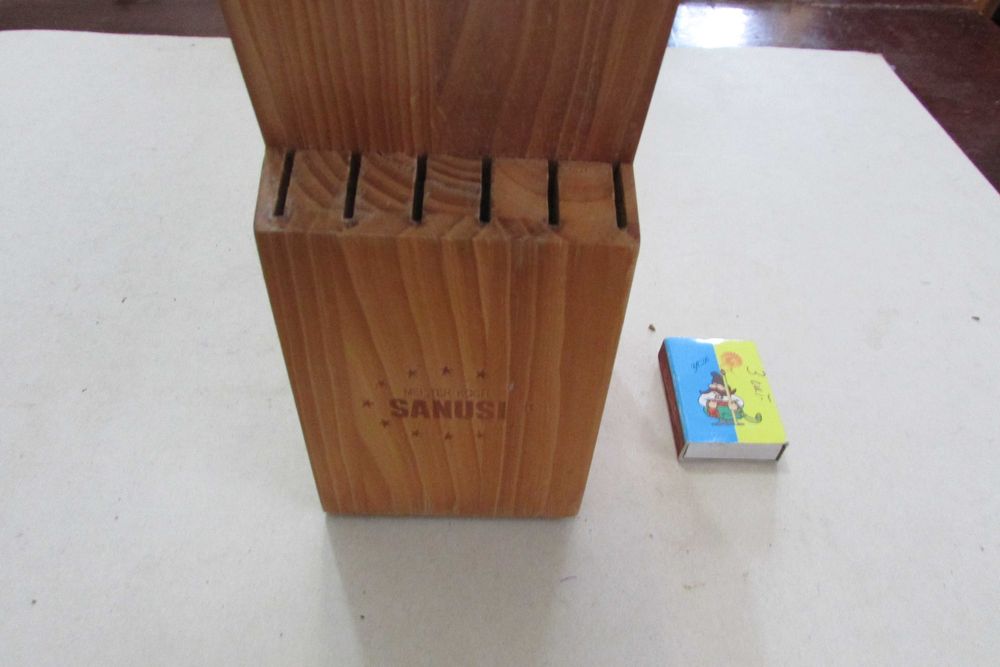 Підставка під ножі.