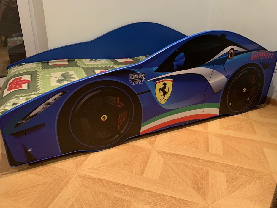 Дитяче ліжко машинка