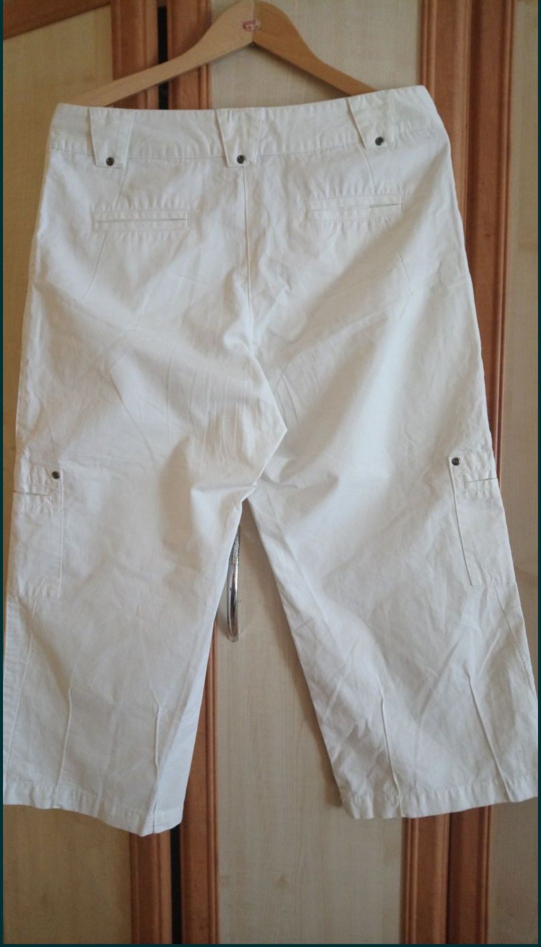 Białe spodnie typu rybaczki rozmiar 42