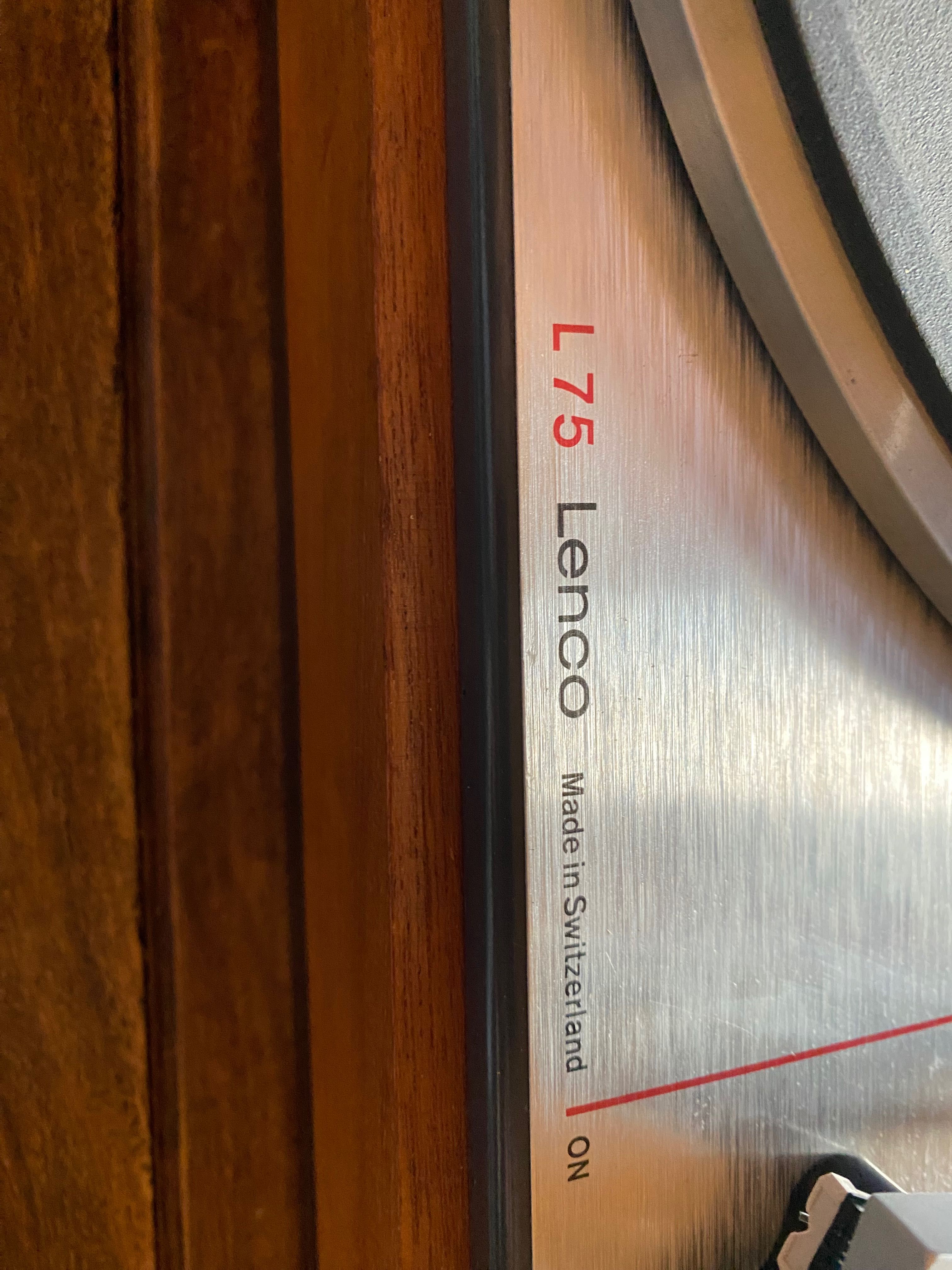 Gramofon Lenco L75
