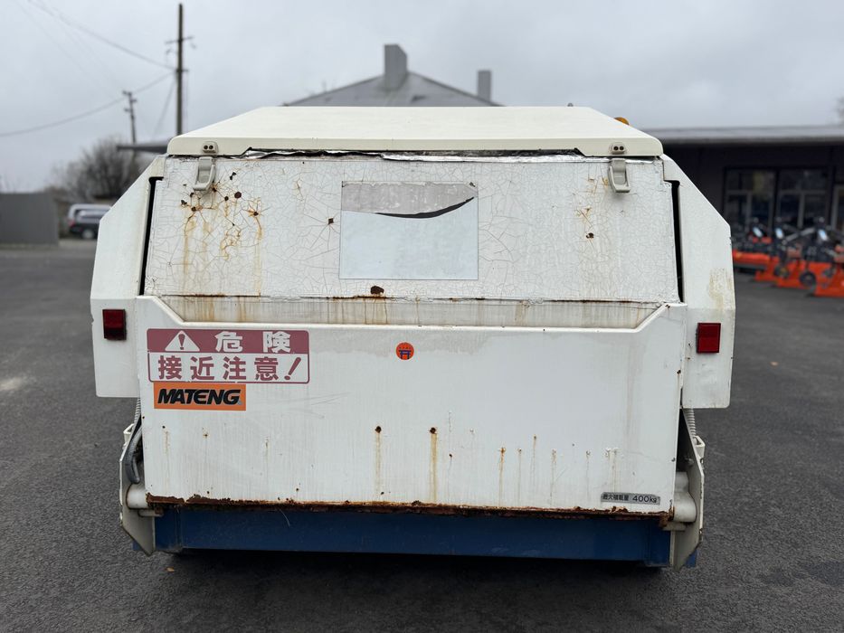 Підмітальна машина Mitsubishi MS66a