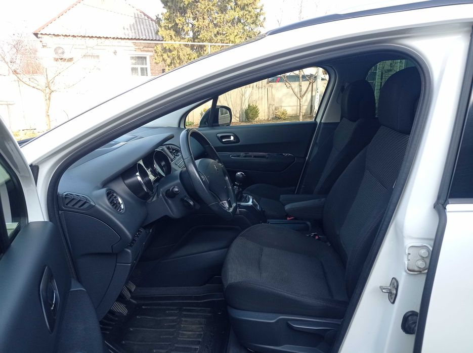 Продам Пежо 5008 2л.HDI