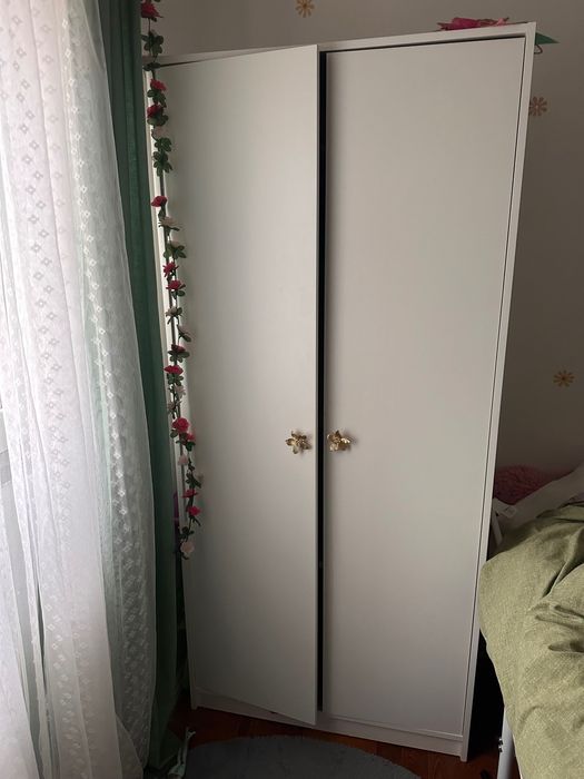 Guarda fato infantil como novo