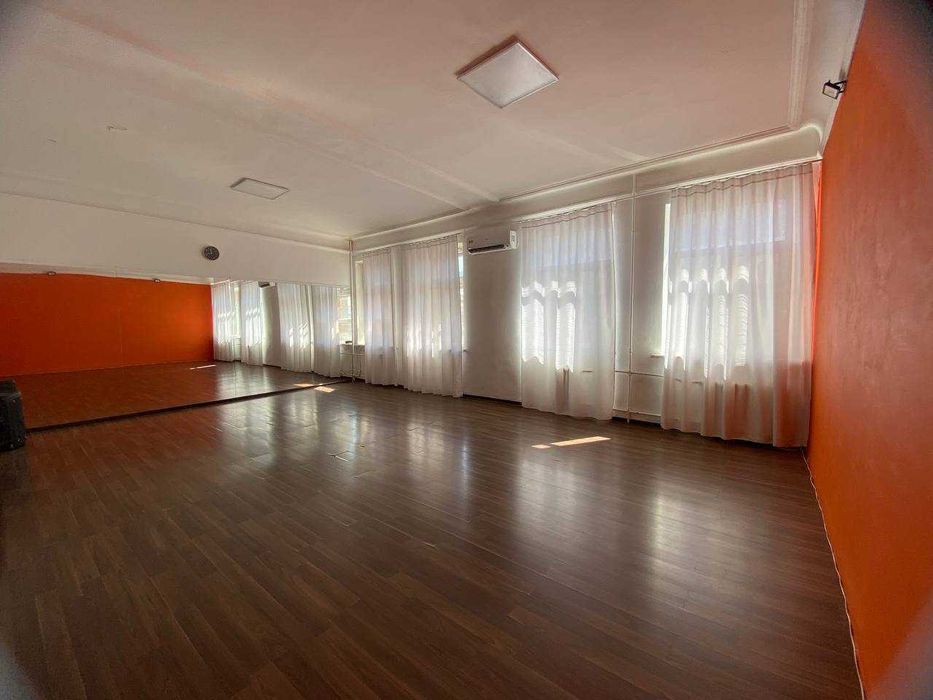 Здам Танцювальний зал погодинно у Центрі м. Дніпро, 100м 80 та 60м