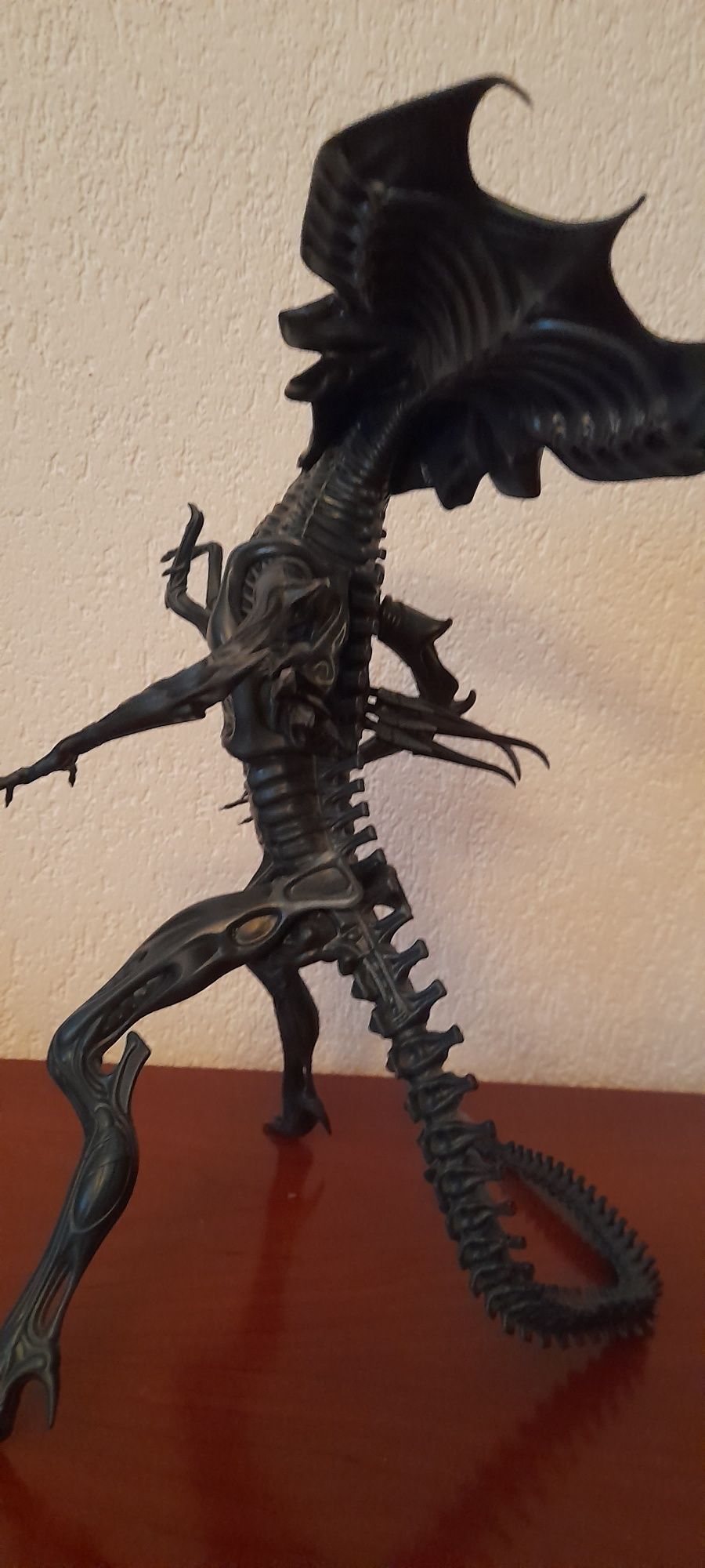 Aliens alien queen side show collectibles RARO HOT TOYs