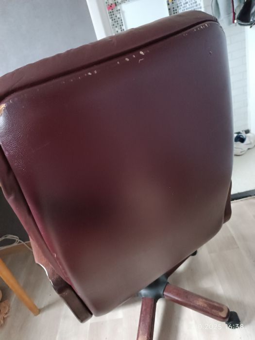 Fotel biurowy skórzany TANIO