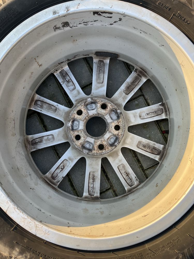 Komplet kół całorocznych Audi q3 215/60R17