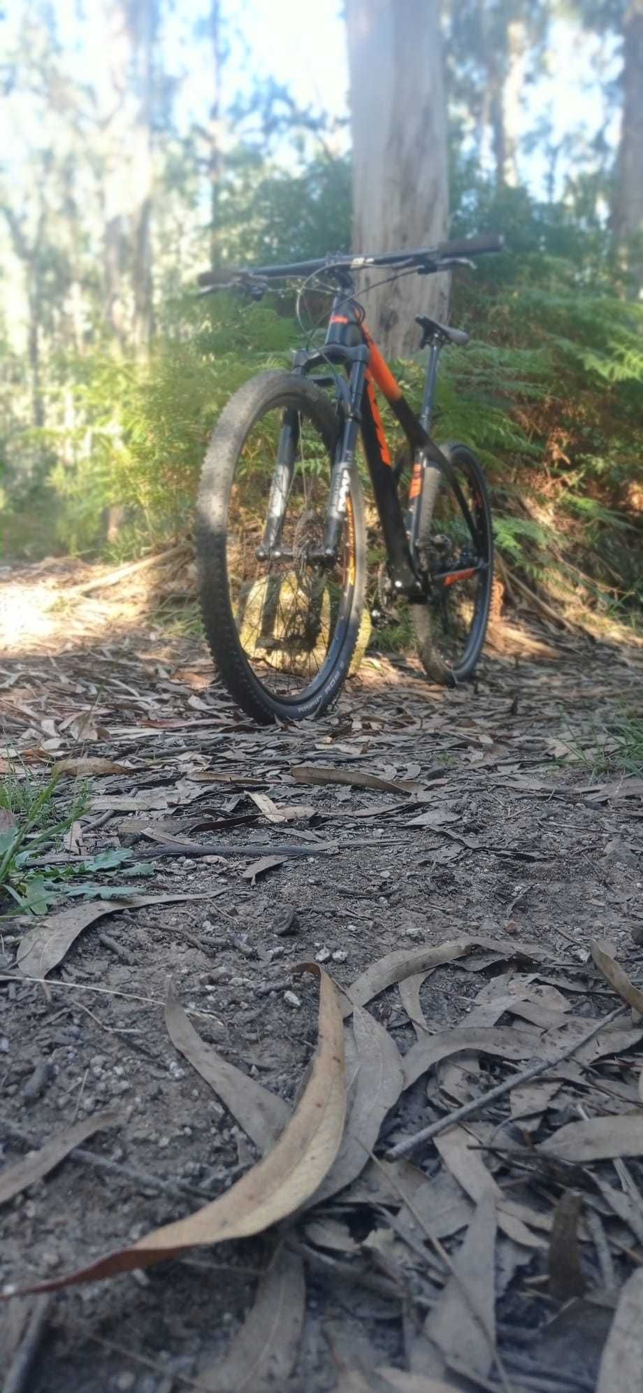 Bicicleta carbono 29" KTM Myroom One 1964 PRT/LAR - Tamanho L