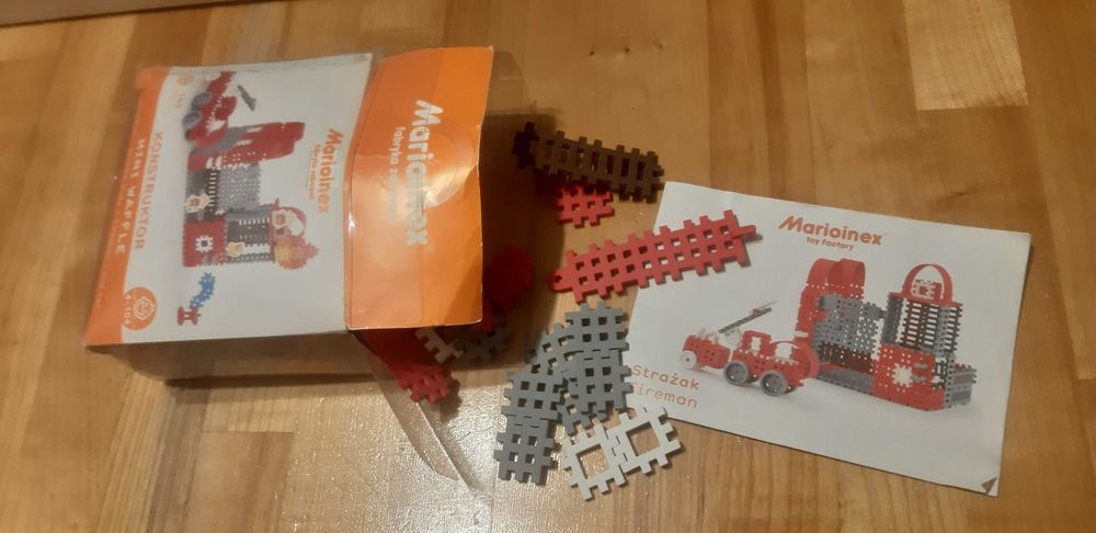 Sprzedam klocki wafle Marionex - strażak friman