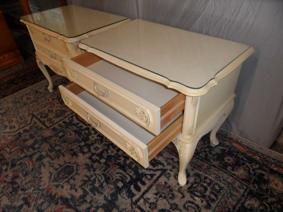 2 Szafki Ludwik Białe  Ecri  z Holandii