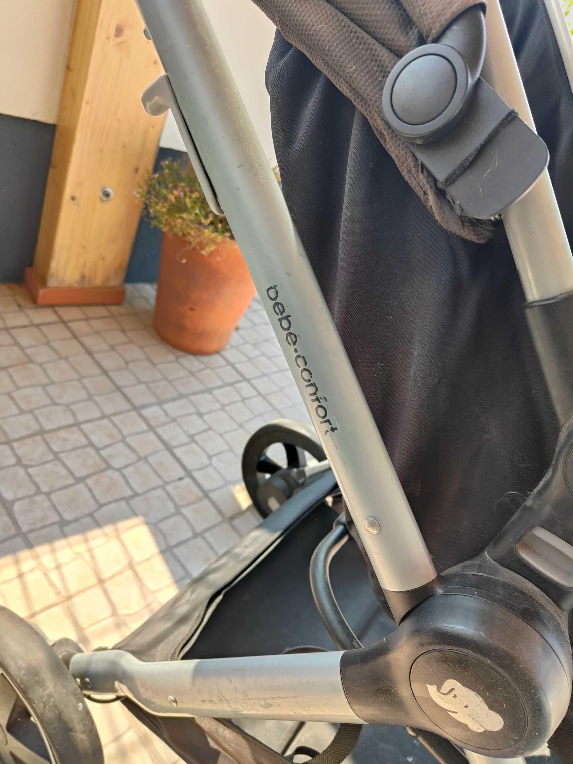 Carro de passeio Maxi Cosi