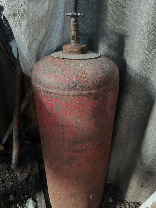 Виноградний прес, бочка з нержавійки, газовий балон