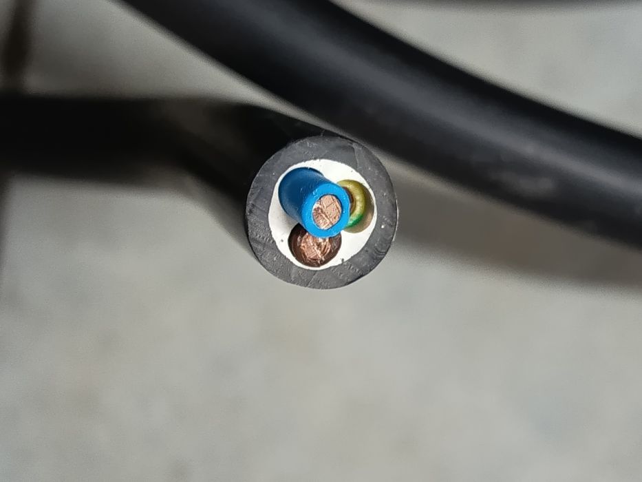 Cabo eléctrico rígido 3G4 mm