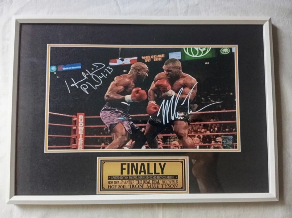 Moldura Boxer Mike Tyson vs Evander Holyfield Epic Rivalry com Autógra