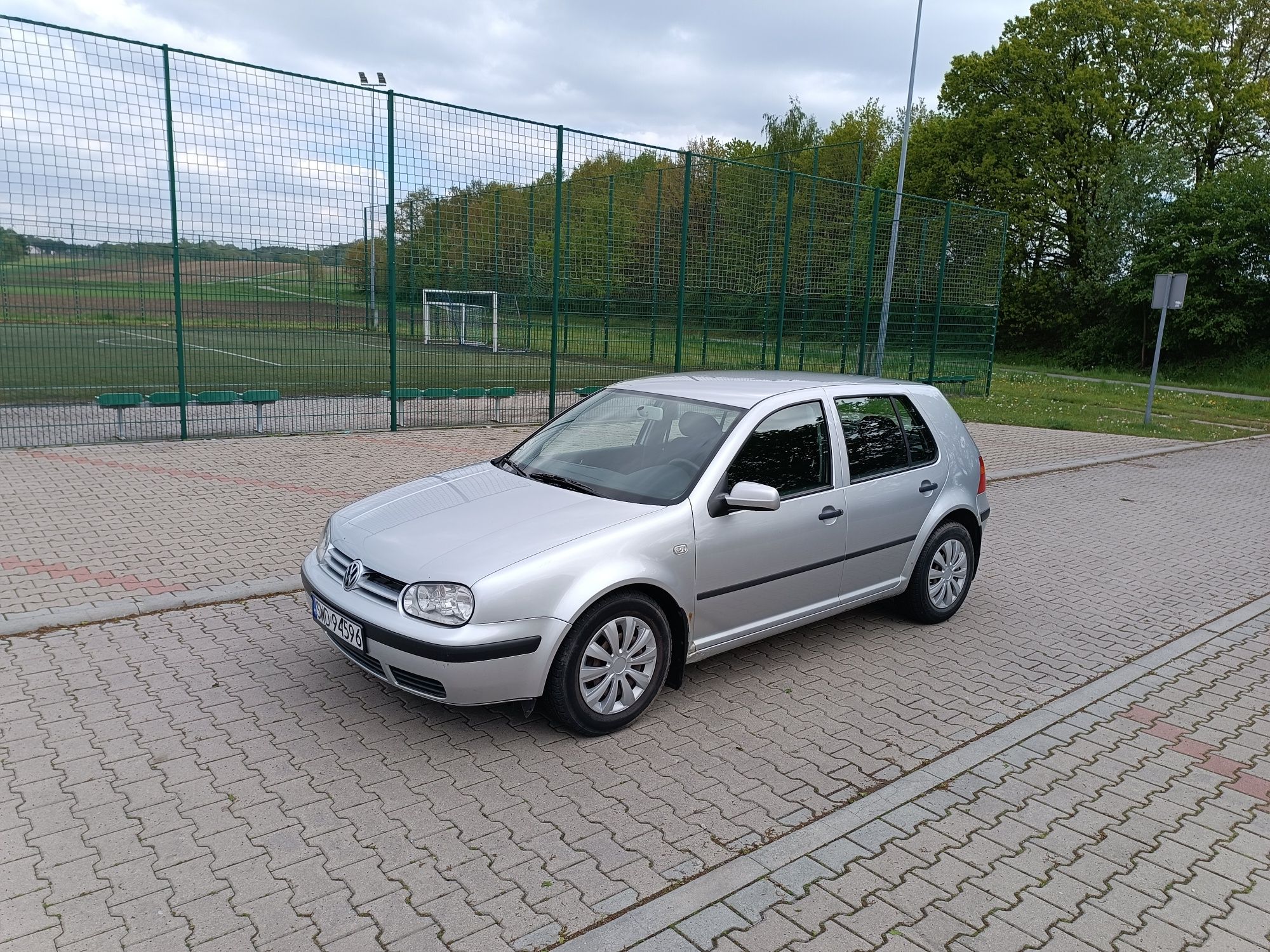 Volkswagen Golf 5-drzwi 1,4 benzyna 75KM 2001r.