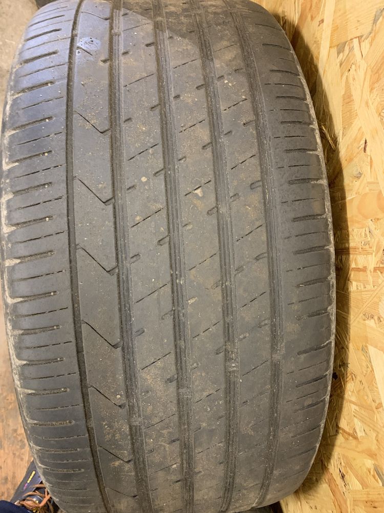 Продам летнюю резину р.22 285/35 Hankook