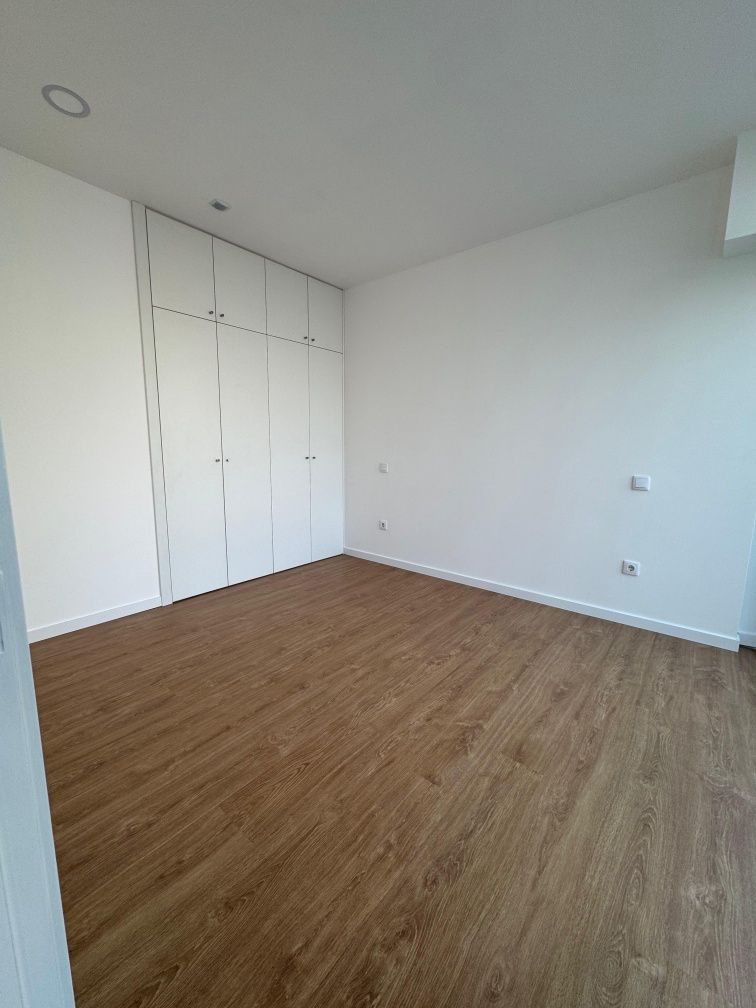 Apartamento T2 novo para arrendamento