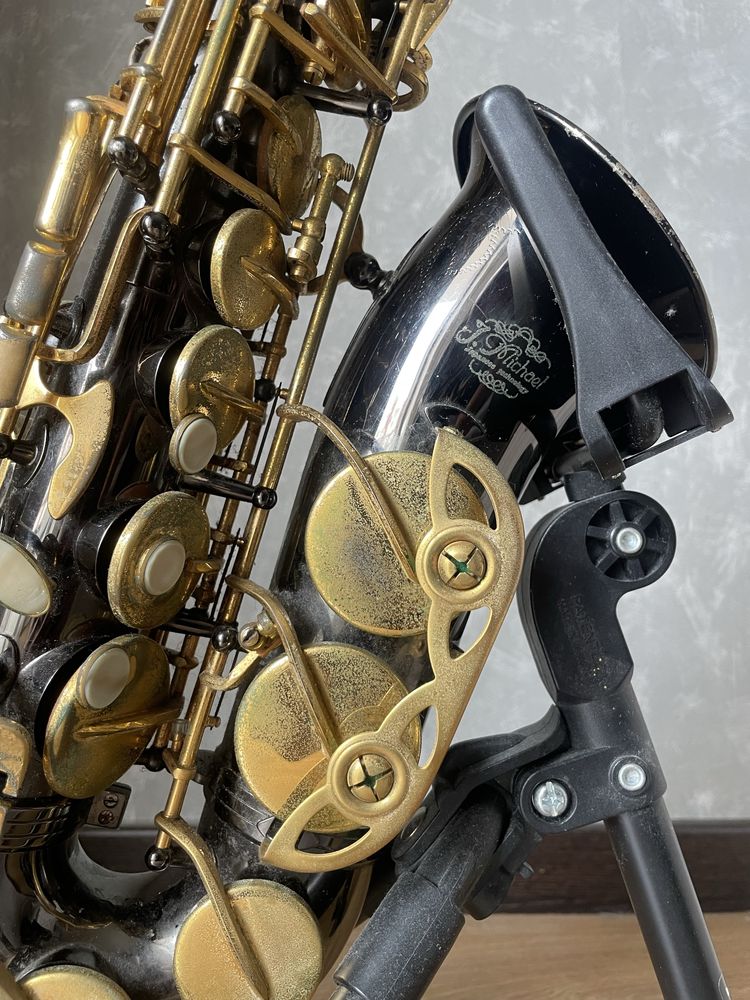 Saxofone alto usado