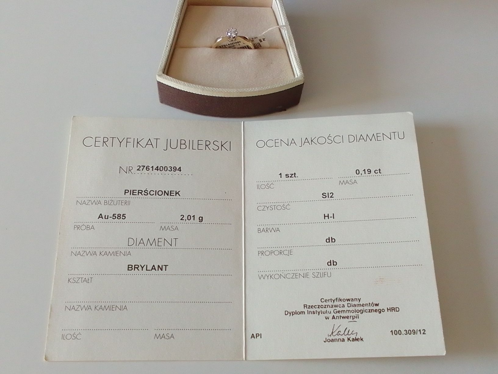 Pierścionek z brylantem 0,19 ct APART