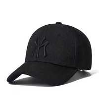 Czapka z daszkiem bejsbolówka NY New Era czarna z czarnym logo