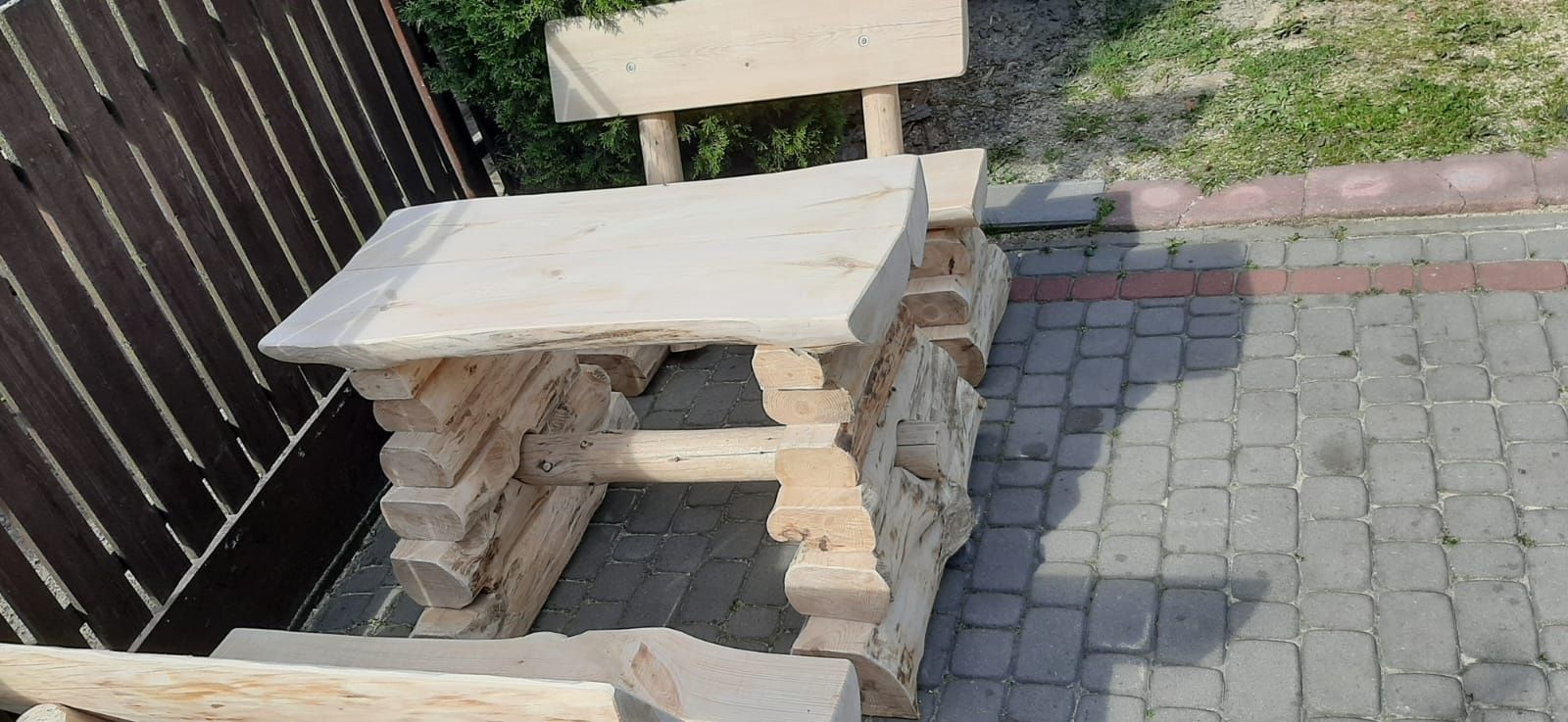 Meble ogrodowe z drewna stoły ławy
