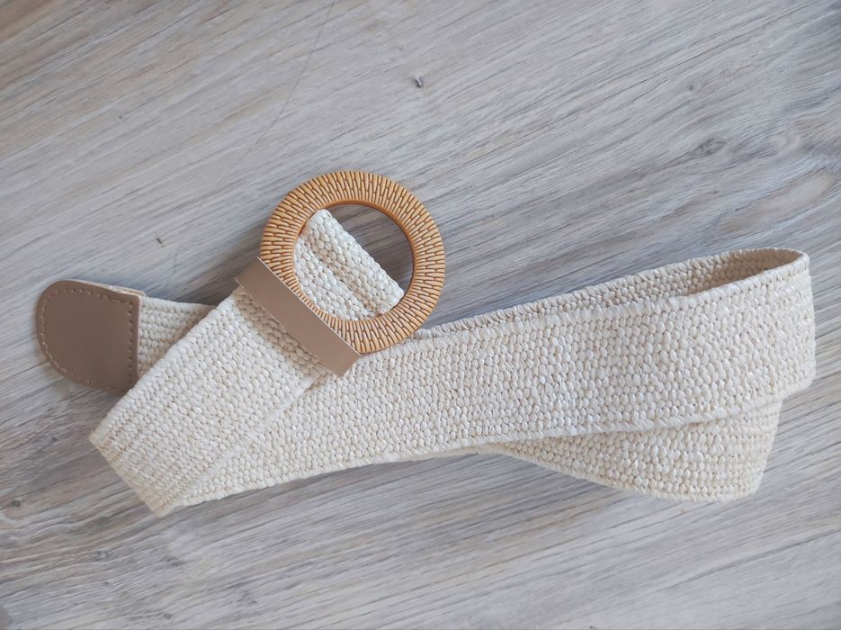 Elastyczny damski pleciony pasek jasny beż
